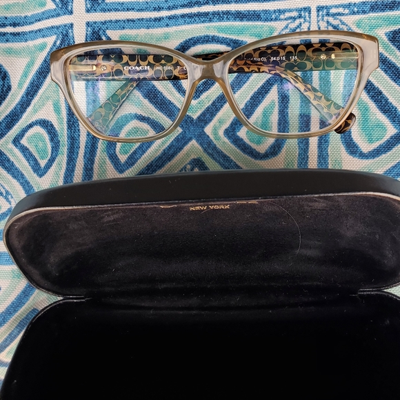 Coach Olive Dark Tortoise Gold Sig C Eyeglasses and Case. - Picture 3 of 13
